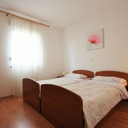 Apartment Bilic With Balcony โปเรช ภายนอก รูปภาพ