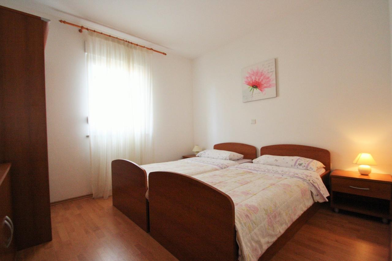 Apartment Bilic With Balcony โปเรช ภายนอก รูปภาพ