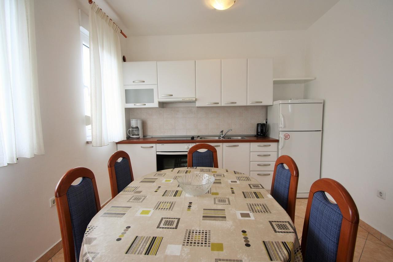Apartment Bilic With Balcony โปเรช ภายนอก รูปภาพ