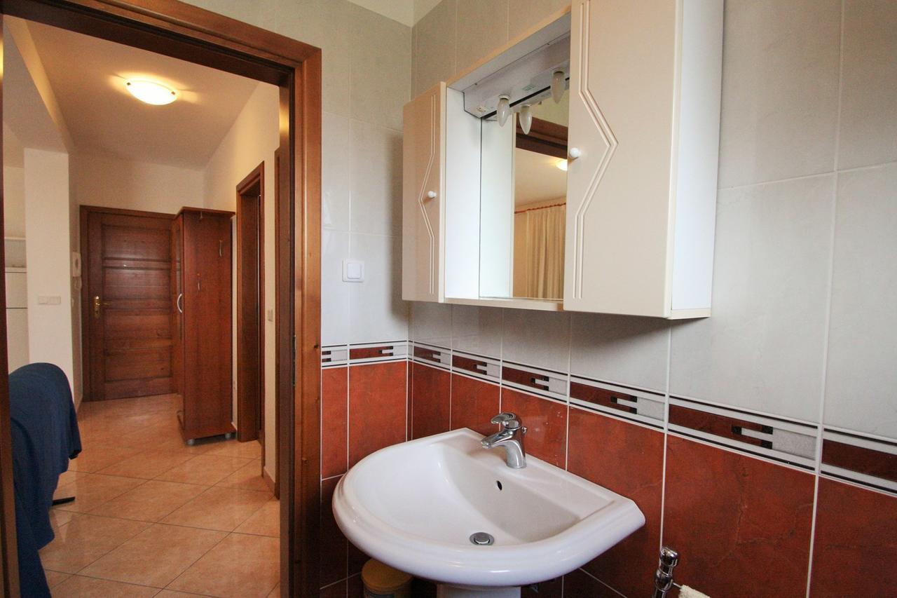 Apartment Bilic With Balcony โปเรช ภายนอก รูปภาพ